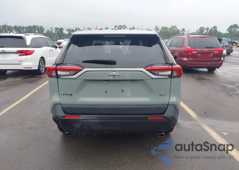 2023 Toyota Rav4 Xle Premium z USA, uszkodzony, nr VIN JTMC1RFV9PD103356